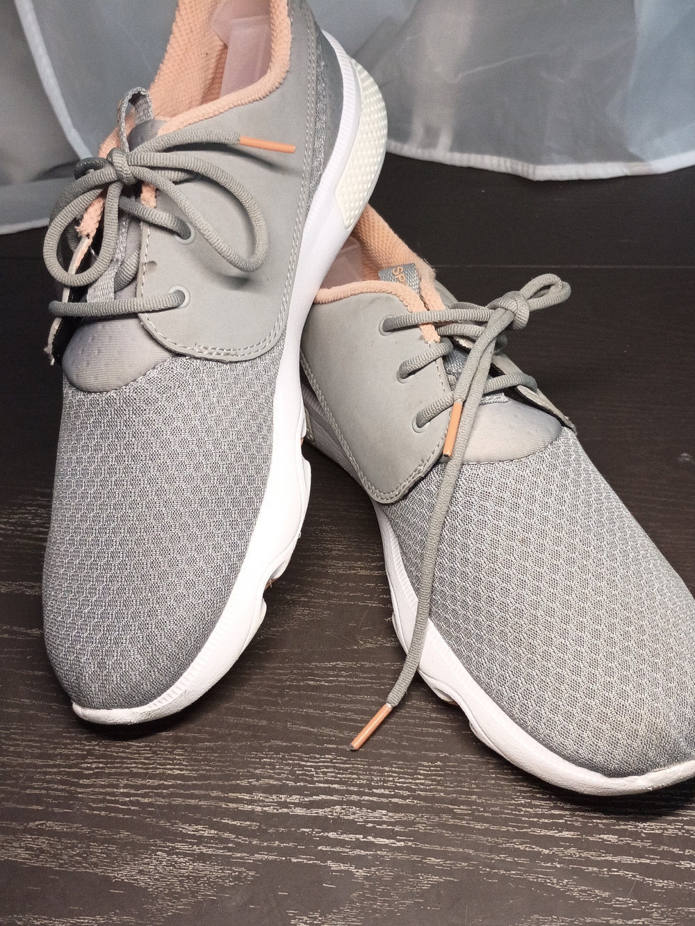 Light Gray Knit Women's 10M Lace-Up Athletic Sneakers with Peach Trim. Like NEW!
